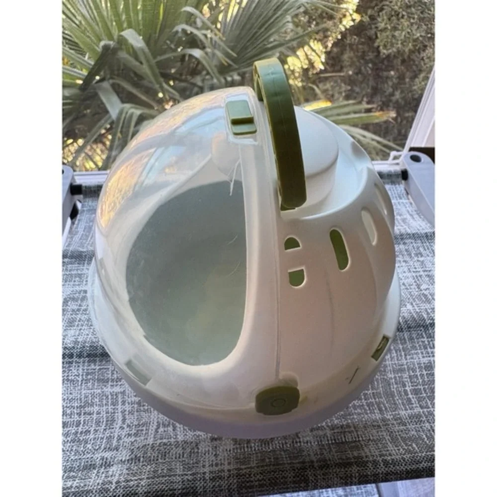 Portable Bird & Small Pet Carrier with Water Bottle – Dome Lid, 18.6 x 16cm